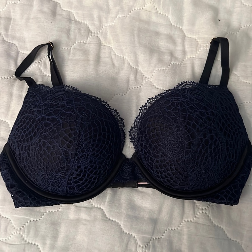Victoria Secret Very Sexy Push Up Bra 32c